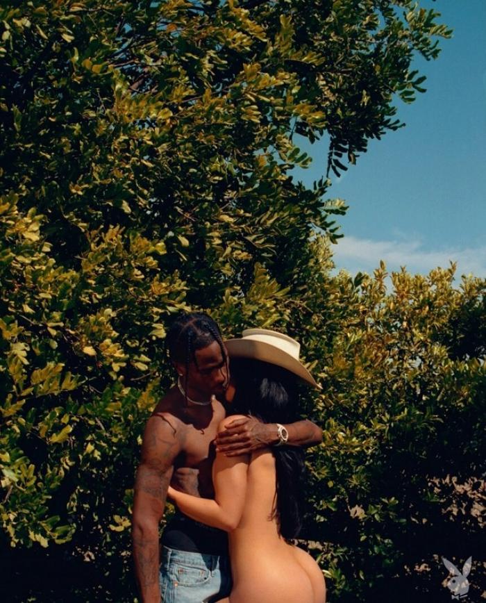 Кайли Дженнер в своей первой фотосессии для журнала Playboy