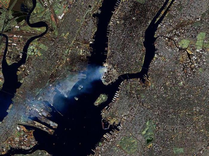 Редкие и трагичные: фотографии теракта 9/11, которые не все видели Редкие и трагичные: фотографии теракта 9/11, которые не все видели