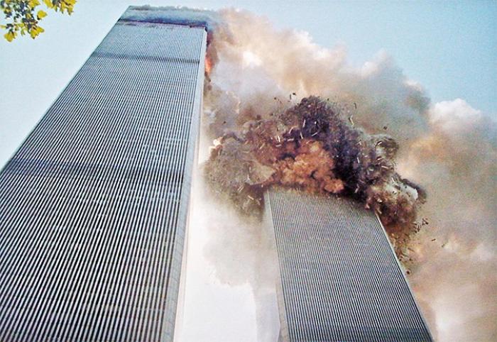Редкие и трагичные: фотографии теракта 9/11, которые не все видели Редкие и трагичные: фотографии теракта 9/11, которые не все видели