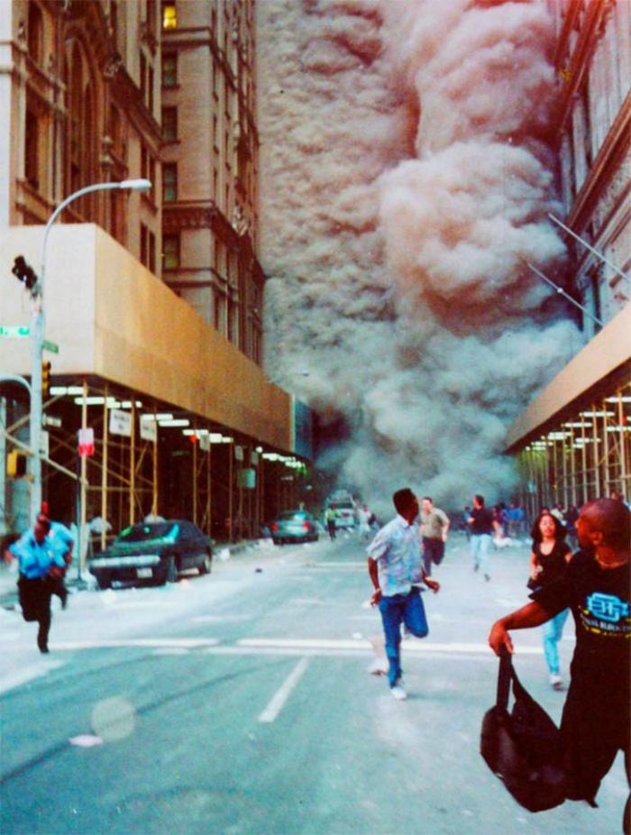Редкие и трагичные: фотографии теракта 9/11, которые не все видели Редкие и трагичные: фотографии теракта 9/11, которые не все видели