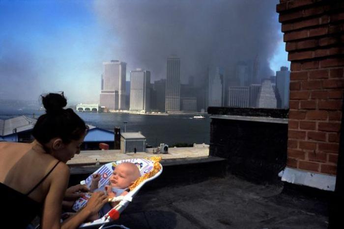 Редкие и трагичные: фотографии теракта 9/11, которые не все видели Редкие и трагичные: фотографии теракта 9/11, которые не все видели
