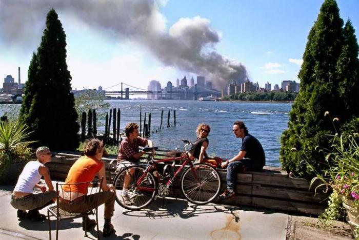 Редкие и трагичные: фотографии теракта 9/11, которые не все видели Редкие и трагичные: фотографии теракта 9/11, которые не все видели