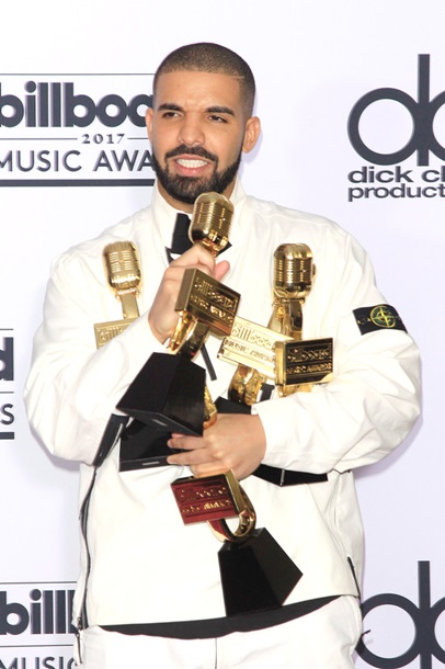 Рэпер Дрейк стал триумфатором Billboard Music Awards