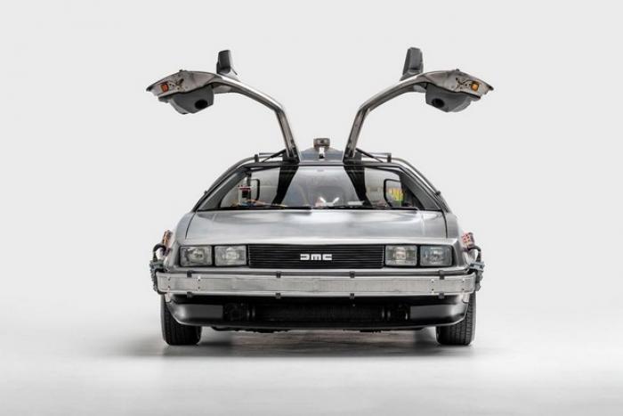 DeLorean возобновляет производство «Машины времени» DMC-12