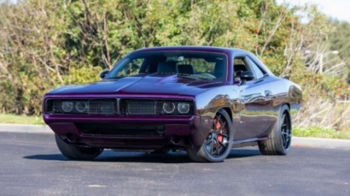 Dodge Challenger Hellcat в кузове из углеродного волокна и дизайне классического Charger