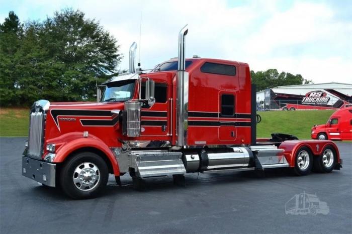 Легендарный тягач Kenworth W900L особой серии ICON 900