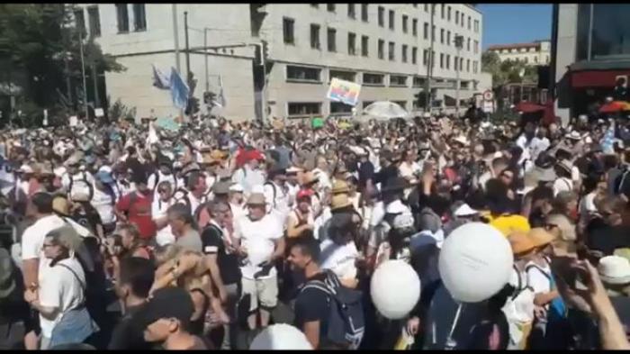 В Берлине прошел митинг против коронавирусных ограничений