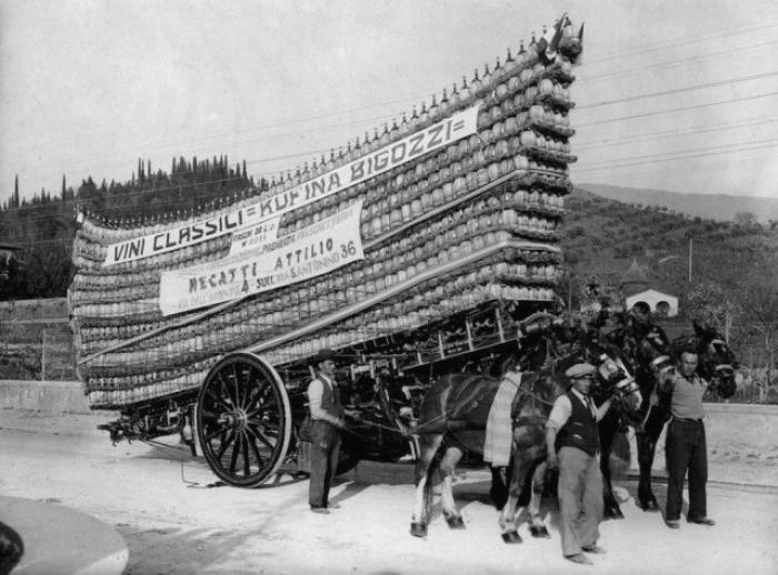 Перевозка новой партии из 2811 бутылок вина, Флоренция, 1935 год. Перевозка новой партии из 2811 бутылок вина, Флоренция, 1935 год.