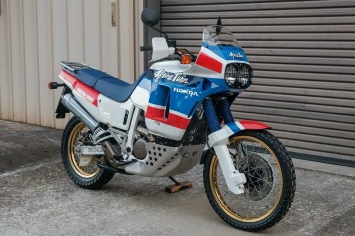 Honda Africa Twin — капсула времени, которая 30 лет простояла в музее