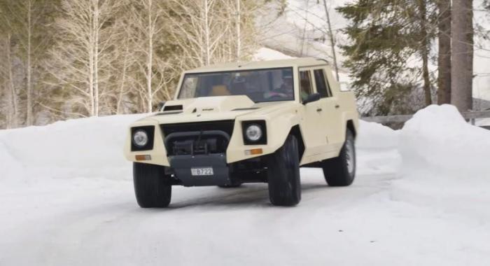 Когда ваш Range Rover застревает в снегу, берите Lamborghini LM002