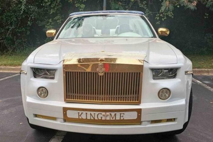 Так богато, что глаза болят: седан Chrysler 300C 2007 года в стиле Rolls-Royce Phantom