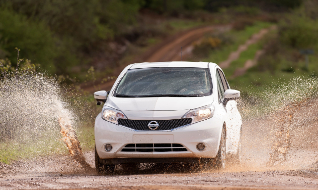 Nissan создала самоочищающуюся краску для своих машин