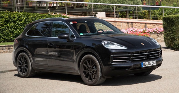 В Сеть "слили" фото обновленного Porsche Cayenne