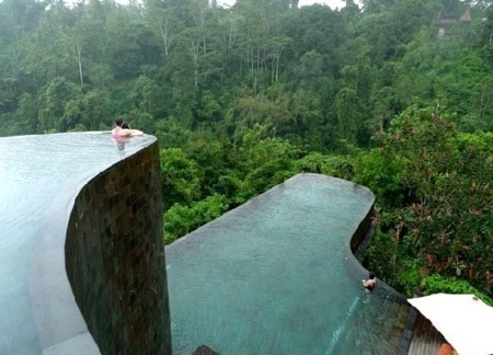 Бесконечные бассейны из Ubud Hanging Gardens Luxury Hotel