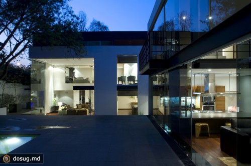 Стеклянная резиденция в Мексике от Paola Calzada Arquitectos
