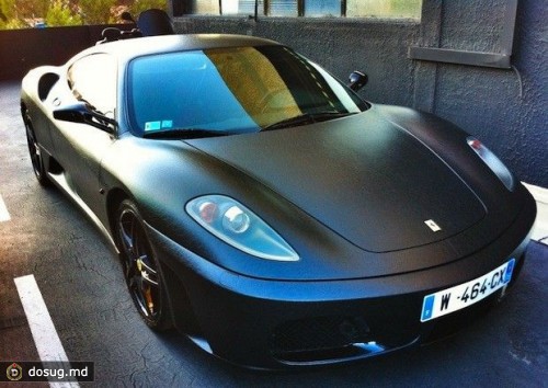 Ferrari F430, обтянутая черной кожей