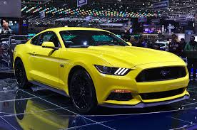 Компания Ford построит 100 мустангов к рождеству