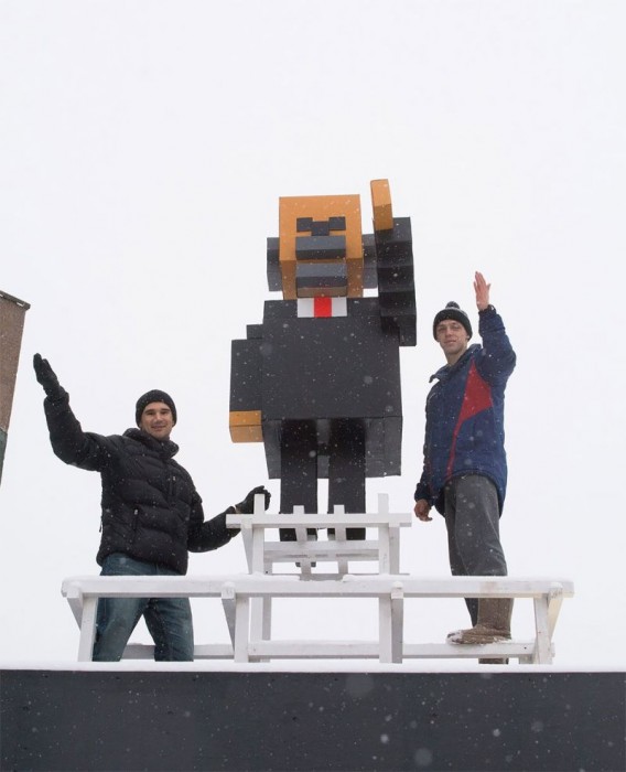 В Красноярске поставили памятник "пиксельному" Ленину из Minecraft