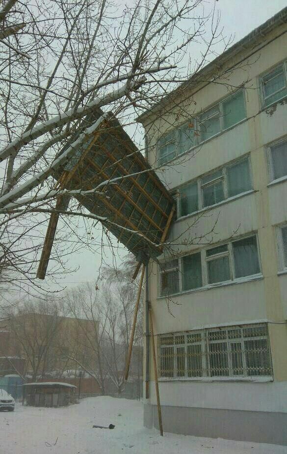 В Астане объявили режим чрезвычайной ситуации из-за снежного шторма