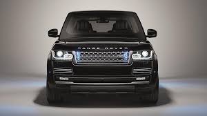 Внедорожник Range Rover Autobiography закрыли стальной броней