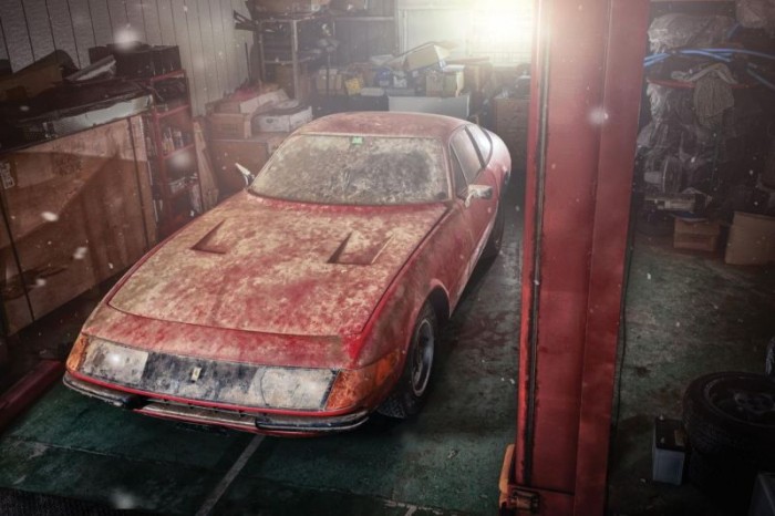 Раритетный Ferrari Daytona, найденный брошенным в сарае, оценили в 1,6 миллиона евро