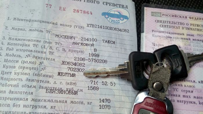 Огромная партия законсервированных "Москвичей" в московском автопарке