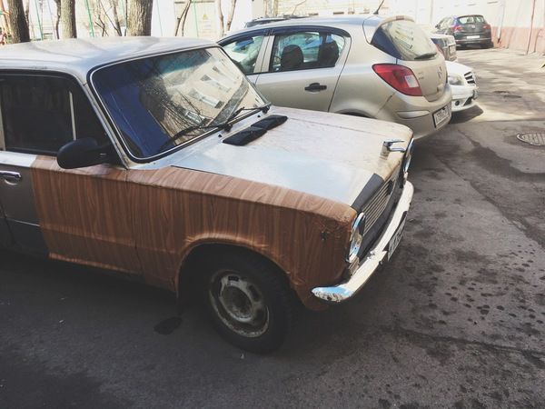 Тюнинг "Жигулей" самоклейкой под дерево и смесителем