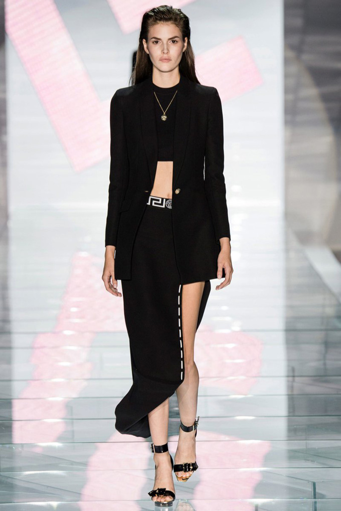Milan Fashion Week: Versace весна-лето 2015